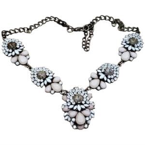 Treska Gorgeous‎ pink and white statement necklace